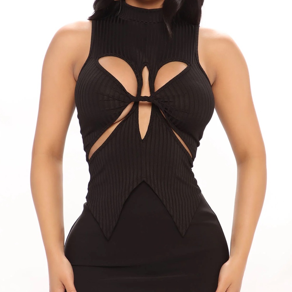 FASHION NOVA Black Cut-Out Front Sleeveless Mock Neck Top